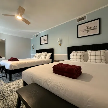 Creekside Escape – Spacious 5BR with Pool & BBQ