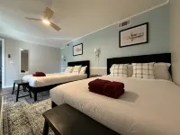 Creekside Escape – Spacious 5BR with Pool & BBQ - Boutique