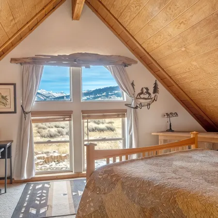 Cozy Teton Cabin