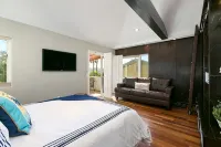Oceanfront! 3 Distinct Suites! Jacuzzi & BBQ! - balcony