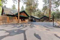 Spacious and Charming Craftsman Retreat. - Chalets