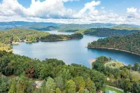 Top of the Lake. Unbelievable View of Lake and Surrounding Mountains. Private. - 4-Star
