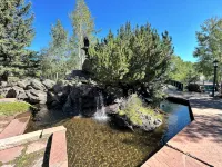 Contemporary Loft Condo overlooking the Big Thompson River in Estes Park - 4-Star