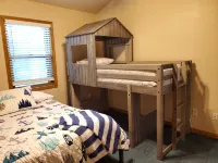 Perfect family get-away with lake front property & sandy shores on White Lake - 3성급