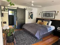 Centrally located 2-bedroom luxury pet friendly villa in Australia’s spa country - Homestays