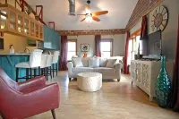 "City View " Super Cozy Downtown Loft Apartment - Apartments