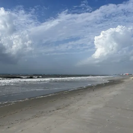 Top Floor with Penthouse Views! Beachfront- 2 Bdrm-2 Bath, 2 Pools and Hot Tub!