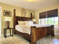 No Cleaning Fees, Spacious & Secluded Mountain Home, Pikes Peak Views, Hot Tub! -  Privatzimmer