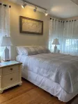 Short Beach Coastal Cottage - 비치