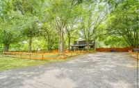 Unique cabin in the city pool home - WiFi