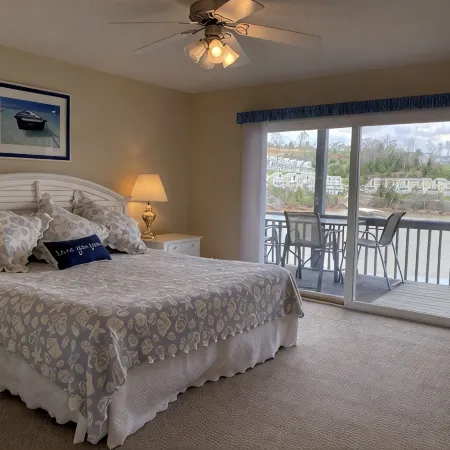 Idyllic Lake Front Condo for perfect peace & happiness