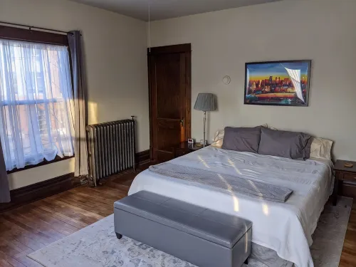Great Uptown Apartment, Great Location! Suite#1 - Bintang 2