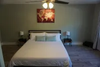 Flagstaff; Big house with Hot Tub Close to downtown, Secluded in the cool pines. - Balkon