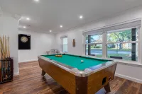 Spacious 6BR by AT&T Stadium Stockyard Heated Pool - Private Pool
