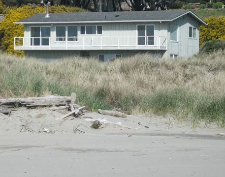 Ocean Front ON the Beach - 14 Minutes to Bandon Dunes Golf! Spectacular Views!