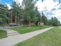 Perfect location in heart of Breck, base of peak 9, walking distance to Main St - 2-Sterne