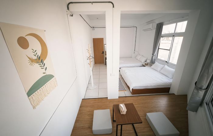 KM Hostel DG