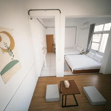 KM Hostel DG