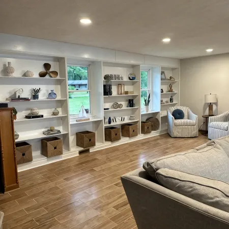 Breathtaking Waterfront Retreat, Private Docks, 12 Guests, King Bed.