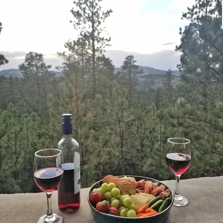 Sunset Ridge Cabin Hotels in Lead