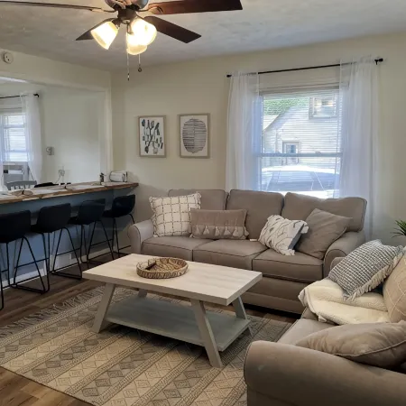 Avon Lake Updated 2 Bedroom Cottage near Lake Erie on Very Quite Wooded Street