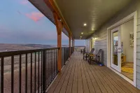EV Charger, Views, Games and Outdoor Cover - 4-Star