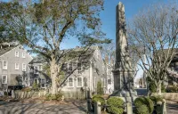 6 BDR, Pet-friendly, newly remodeled whaling captain’s house downtown Nantucket! - บังกะโล