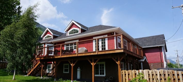 Sockeye house 420 3rd ave Large house located in downtown Accommodates up to 12 Hotels in Seward