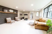 Secluded luxury House in the Hills w/king bed - 4-Star