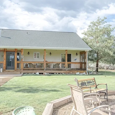 Fully Remodeled Farmhouse Accessible to Brian Head Ski Resort