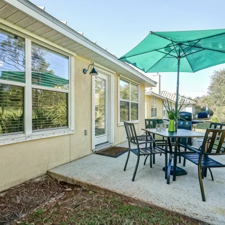 Maravilla Standalone Cottage House - Free Beach Service - Gated Private Beach