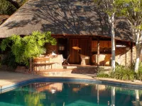 Polokwane Place-Uhuru Manor - プール