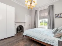 Spacious 4 Bedroom Flat in Stirling - Apartments