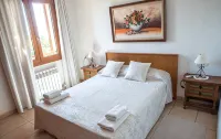 COUNTRY HOUSE NEW CONSTRUCTION, NEW EQUIPMENT, QUIET - 2-Star