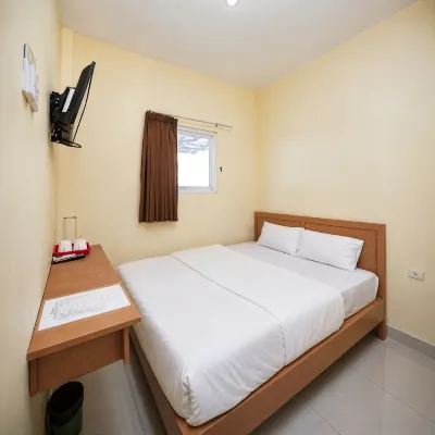 Ava Guesthouse Lampung - Motels