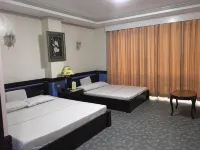 Townhouse Oak Hannie's Inn - 3성급