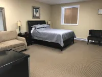 Riverview Suites - parking