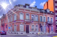 Hotel St James Các khách sạn ở La Louviere