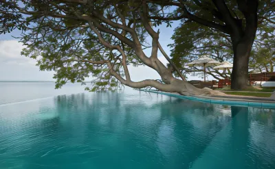 Ekho Lake House Hotel dekat Shiva Devale No.2
