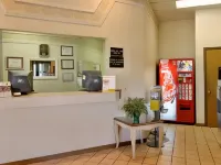 Super 8 by Wyndham Carbondale Hotels in Makanda
