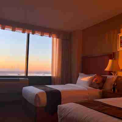 Ramada by Wyndham Flushing Queens Rooms