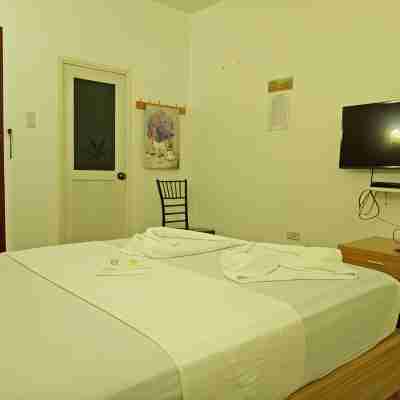 Meaco Hotel - Anilao Rooms