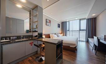 J-One Hotel