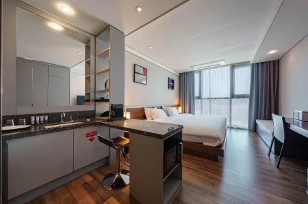 J-One Hotel
