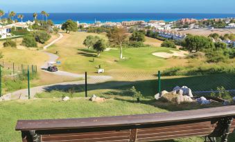 Modern 2 Bed ,2 Bathroom Refurbished Apartment , Outstanding Sea and Golf Views