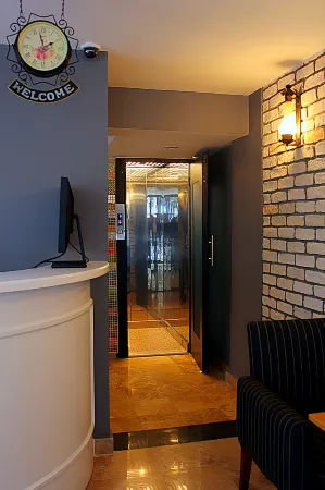 Taksim Santa Lucia Hotel Отели рядом с достопримечательностью «Цветочный пассаж»