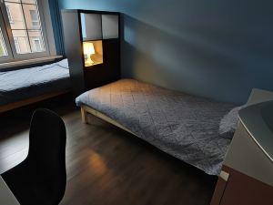 ROOM WITH 2 SEPARATED BEDS