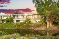 Escape Villas Port Douglas Hotels in Oak Beach