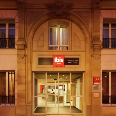إيبيس باري جار دي ليون ليدرو رولين دوزيام Hotels near شارع لابي