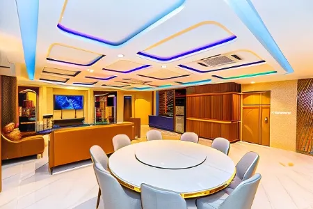 Dynasty Casino Hotel